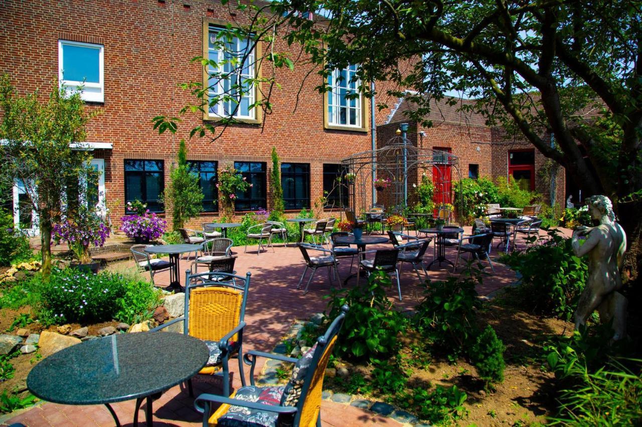 Atalanta-Wellness Roermond 'De Wethouder' Bed & Breakfast Herten Bagian luar foto